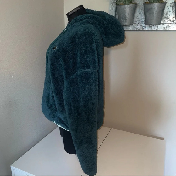 Nike Women's NSW Plush Fleece Hoodie Size Medium Atomic Teal/Enamel Green - Picture 2 of 7